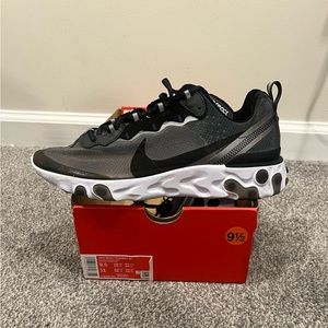 Nike React Element 87 “Anthracite” 9.5 brand new